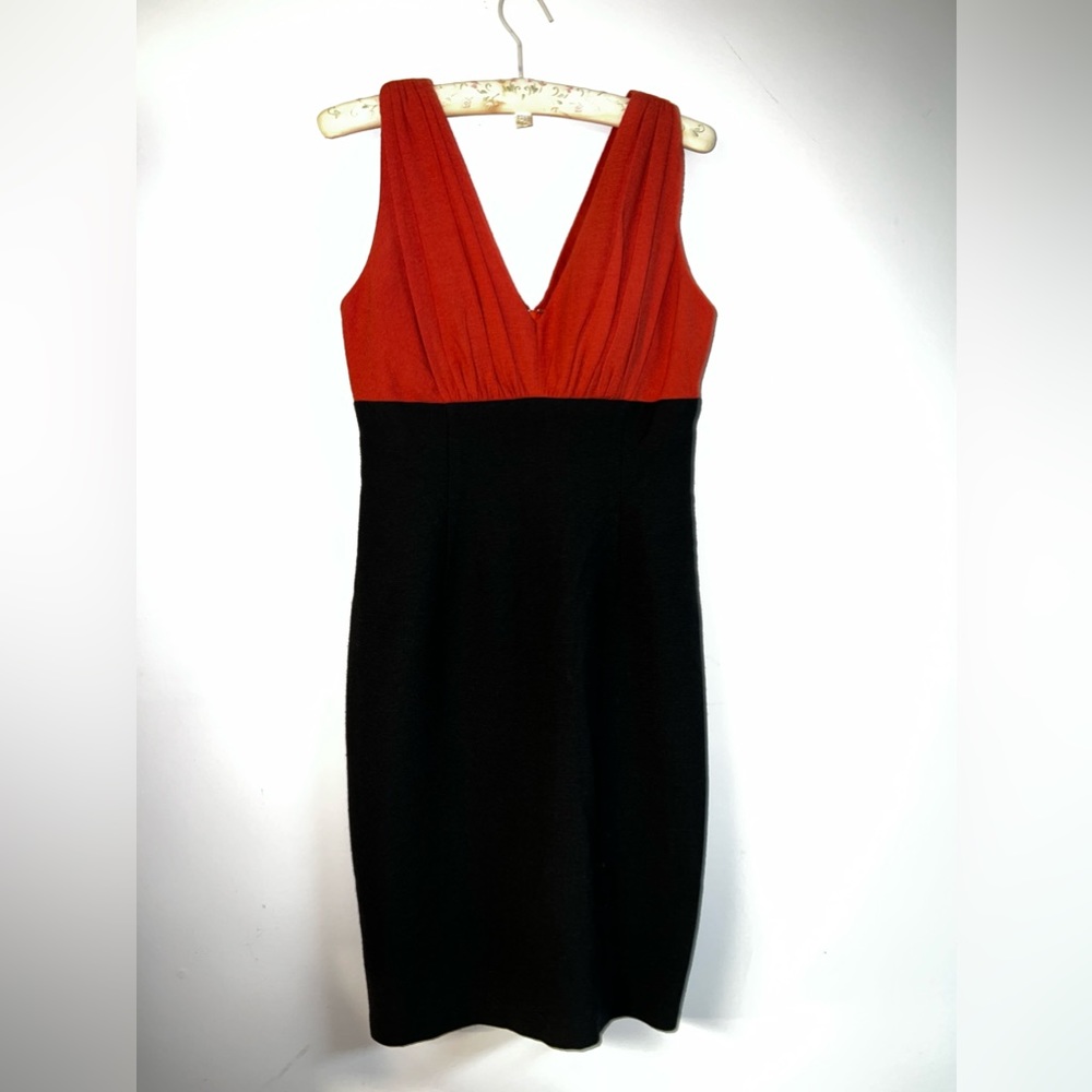 Kay Unger NewYork sheath dress with lining
